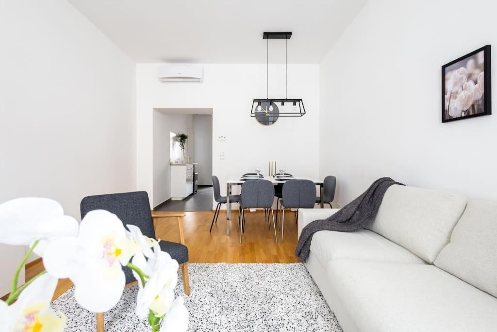 Orestaliving - 2Br On The Danube Canal Відень Екстер'єр фото