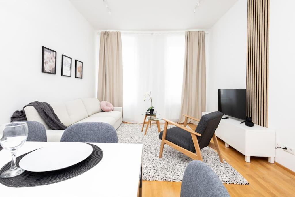 Orestaliving - 2Br On The Danube Canal Відень Екстер'єр фото